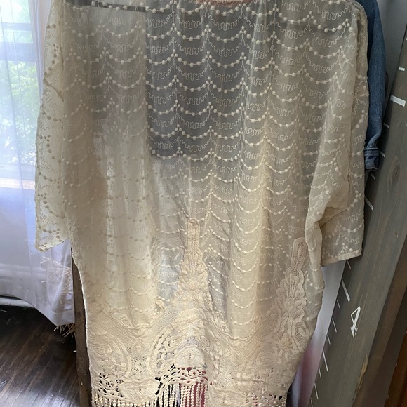 Boho Shaw - Picture 3 of 3